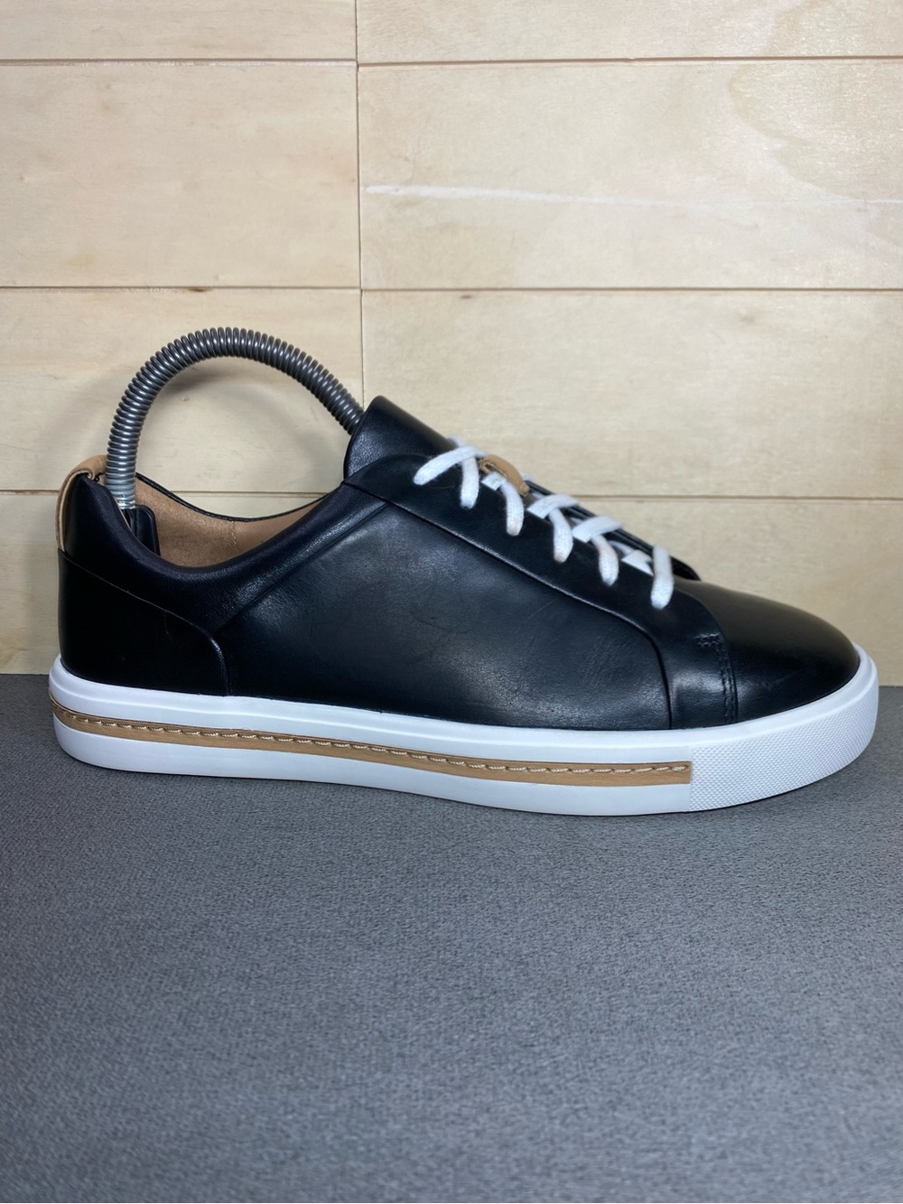 Clarks Maui Lace Black Leather Women's Size 7 Shoes Sneakers M Unstructured